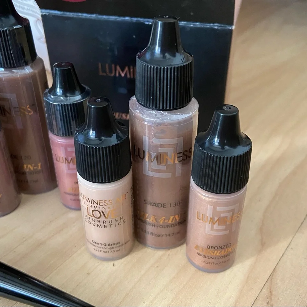 Luminess Air Icon Pro Airbrush Makeup System-used with box. Great Condition